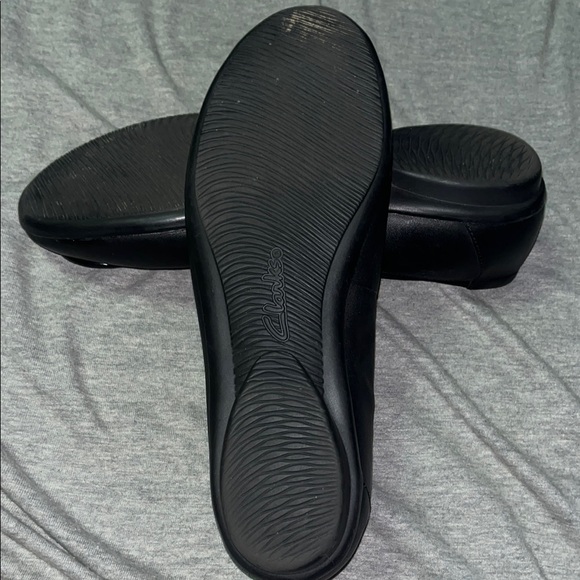 Black Women's Flats - Picture 7 of 7